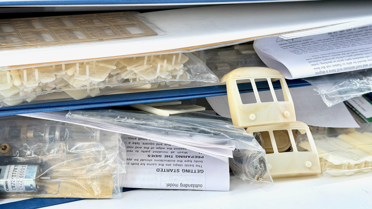 Easy-Build Finescale O Gauge Class 108 DMU 2-Car Kit