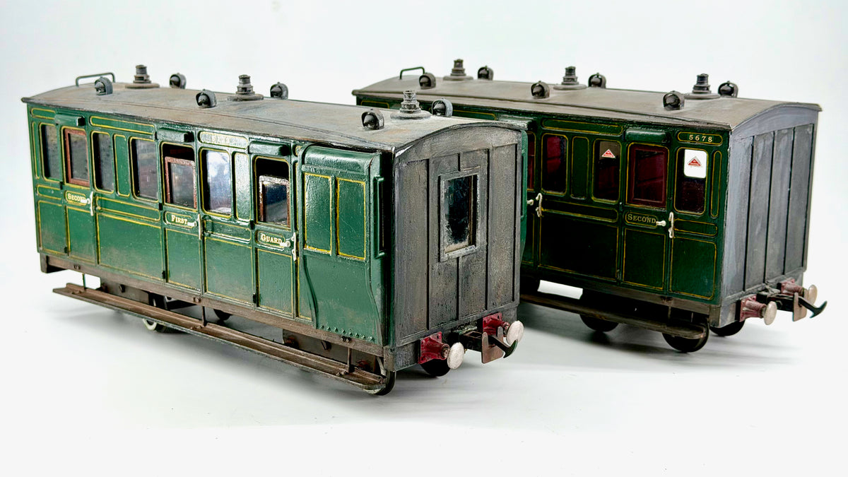 Kit-Built 16mm (45mm Gauge) Pair of Narrow Gauge Bogie Coaches, Lined Southern Green