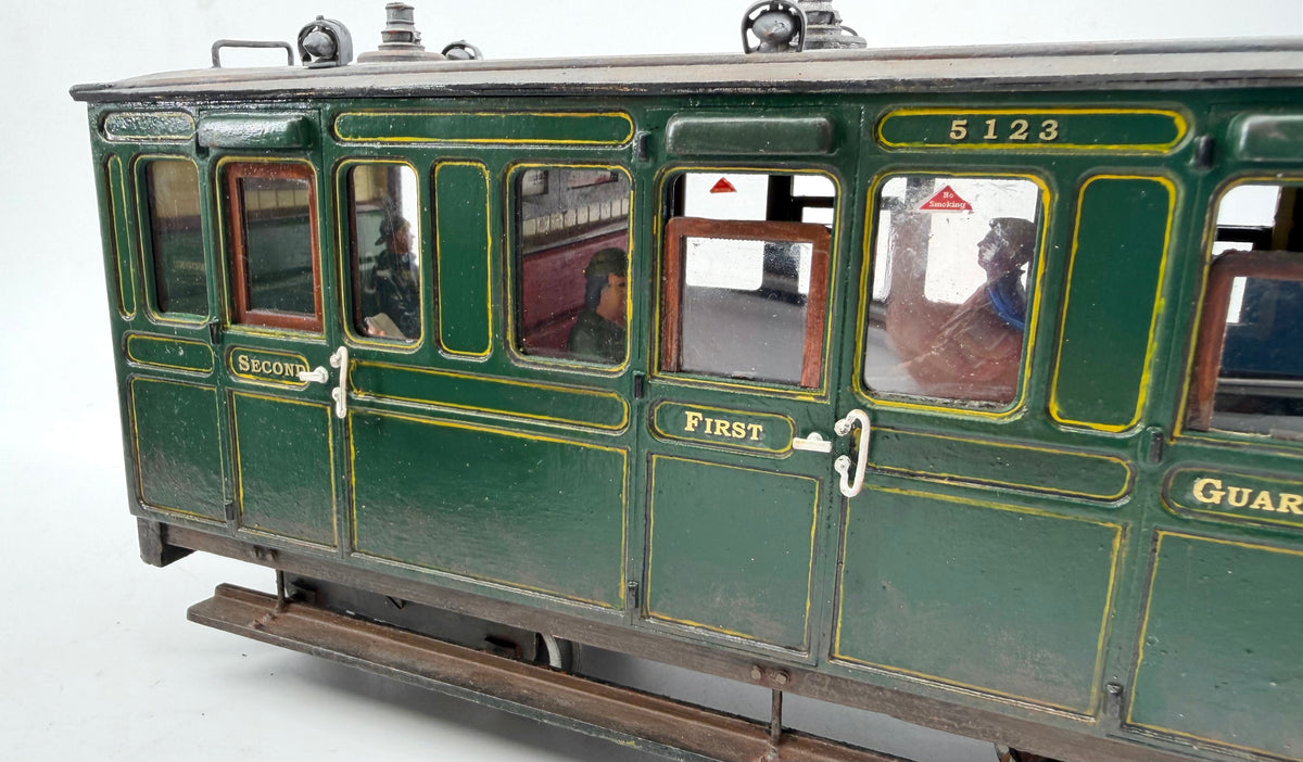 Kit-Built 16mm (45mm Gauge) Pair of Narrow Gauge Bogie Coaches, Lined Southern Green