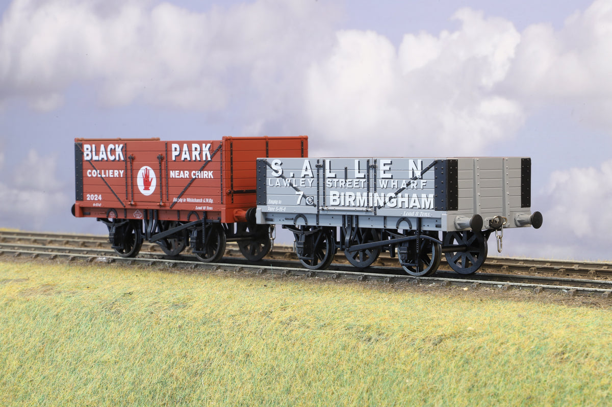 Dapol Finescale O Gauge Pair of Open Wagons