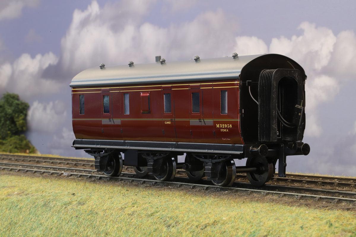 Darstead Coarse Scale O Gauge Stove 'R' 6-Wheel Brake Passenger Brake Coach BR Maroon