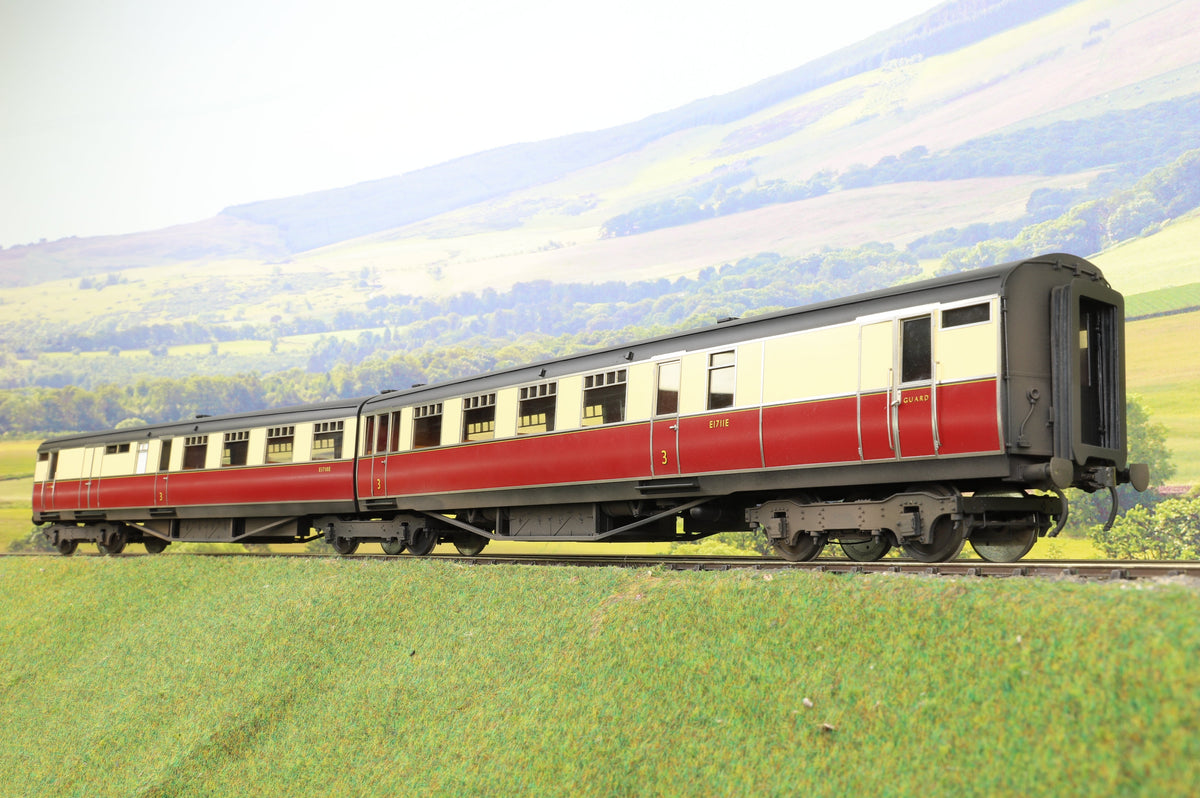 Golden Age Models O Gauge Set of 9 &#39;West Riding Limited&#39; BR Crimson/Cream Articulated Coaches