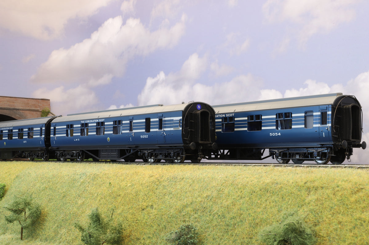 MTH Finescale O Gauge 4-Car LMS &#39;Coronation Scot&#39; Coach Set Streamlined Blue