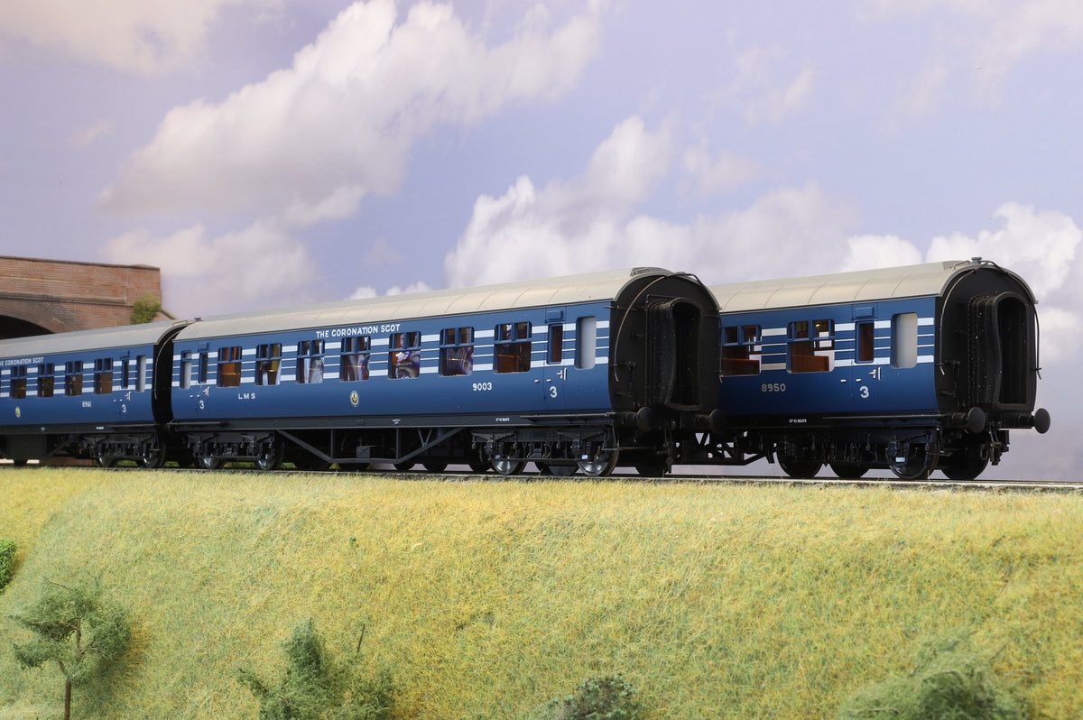 MTH Finescale O Gauge 4-Car LMS &#39;Coronation Scot&#39; Coach Set Streamlined Blue