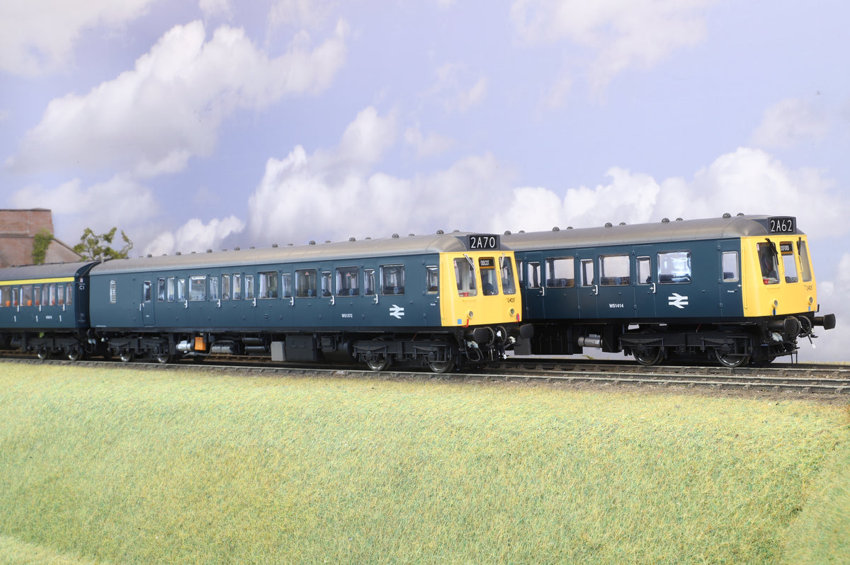 Heljan Finescale O Gauge Three-car Class 117 DMU No.L423 BR Blue