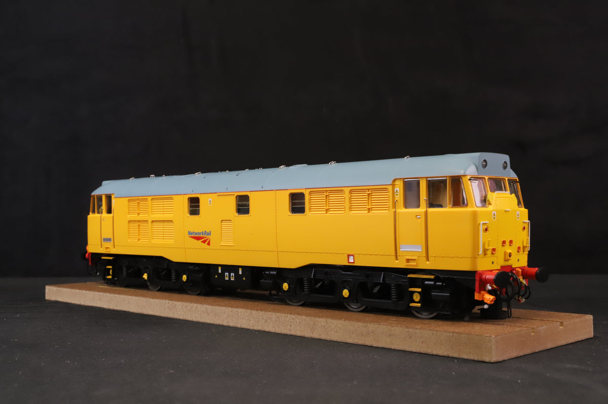 Heljan Finescale O Gauge Class 31 Network Rail Yellow
