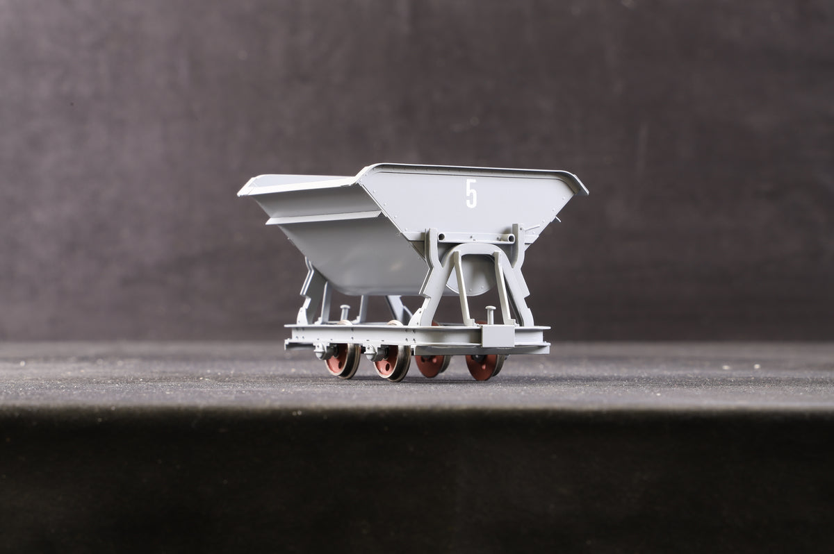 16mm Narrow Gauge Rake of 4 Grey Tippler Wagons
