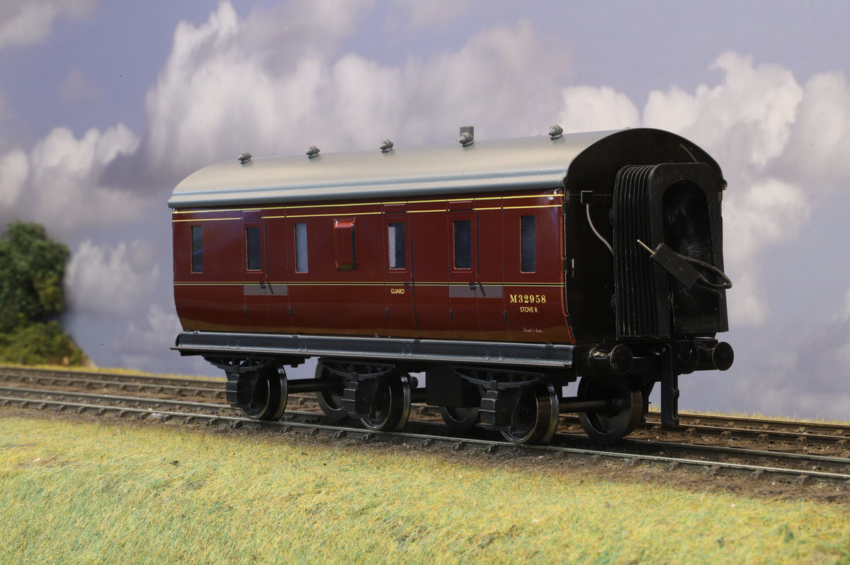 Darstead Coarse Scale O Gauge Stove 'R' 6-Wheel Brake Passenger Brake Coach BR Maroon