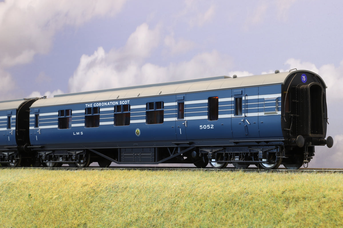 MTH Finescale O Gauge 4-Car LMS &#39;Coronation Scot&#39; Coach Set Streamlined Blue