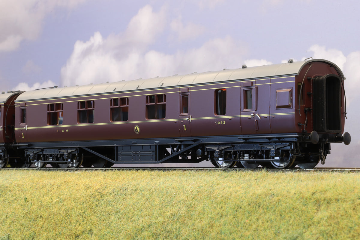 MTH Finescale O Gauge 4-Car LMS Standard Passenger Coach Set Lined Maroon