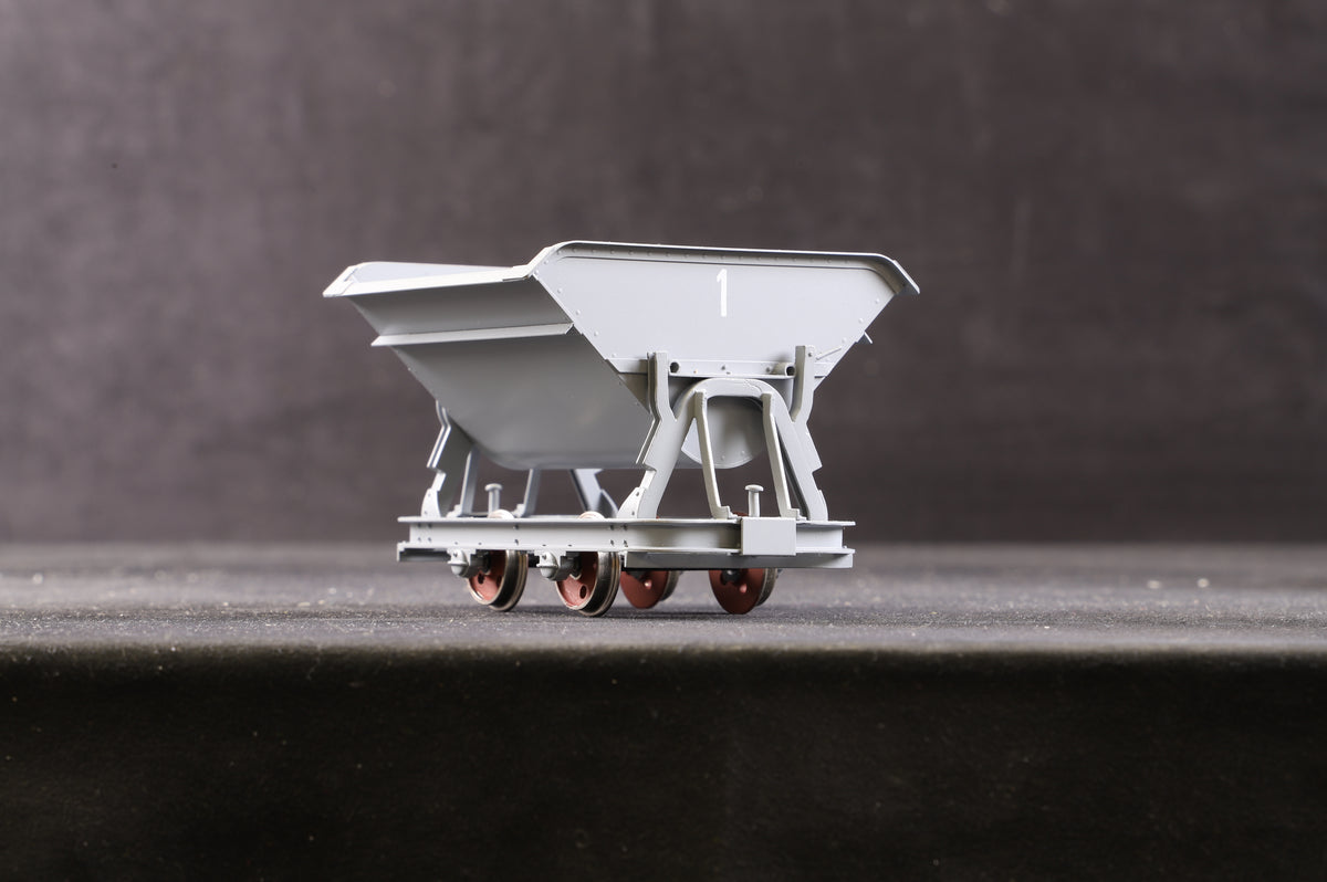 16mm Narrow Gauge Rake of 4 Grey Tippler Wagons