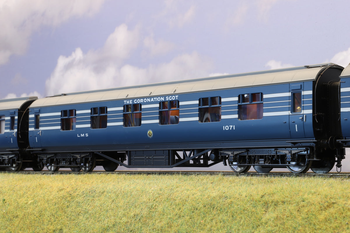 MTH Finescale O Gauge 4-Car LMS &#39;Coronation Scot&#39; Coach Set Streamlined Blue