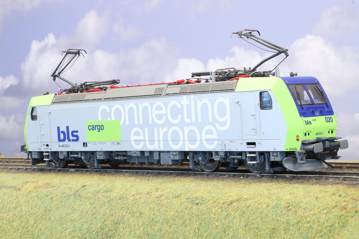 MTH Finescale O Gauge TRAXX P140 BLS CrossRail AC Electric Locomotive, DCC Sound