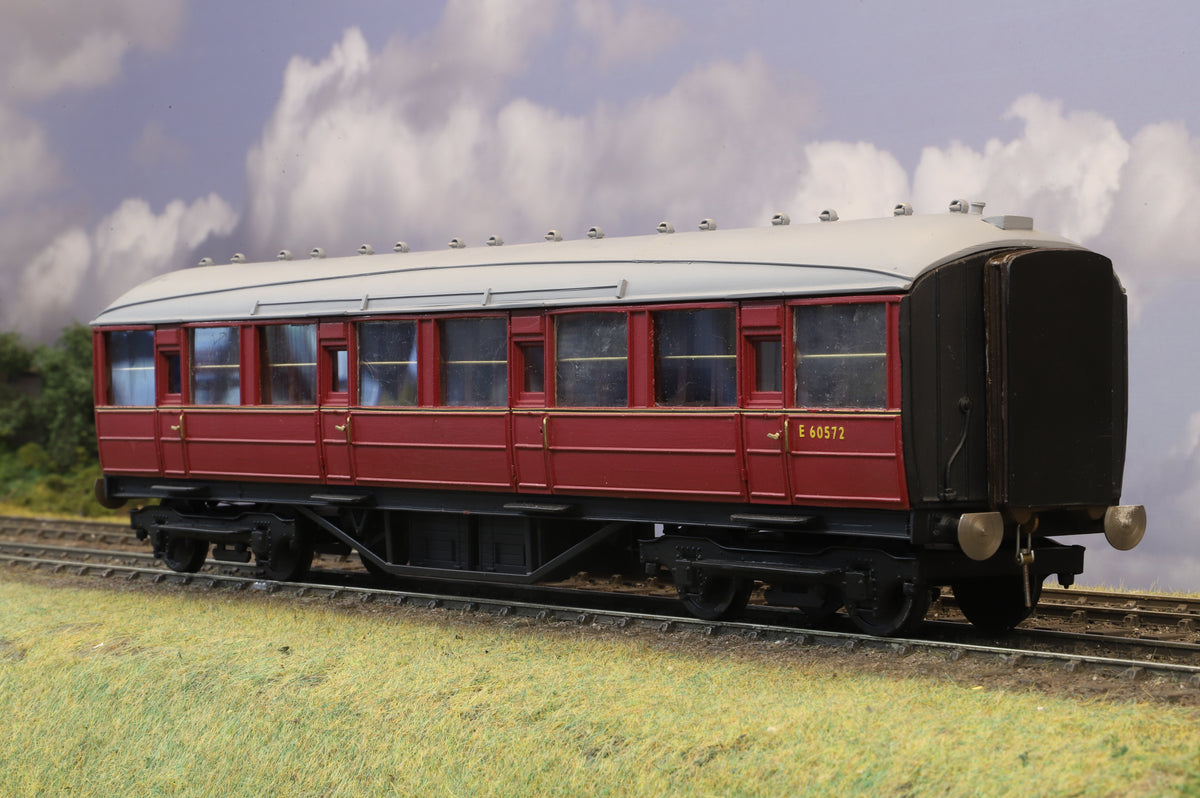 Finescale O Gauge (Kit-Built) Pair of ex-LNER Gresley Teaks, BR Maroon