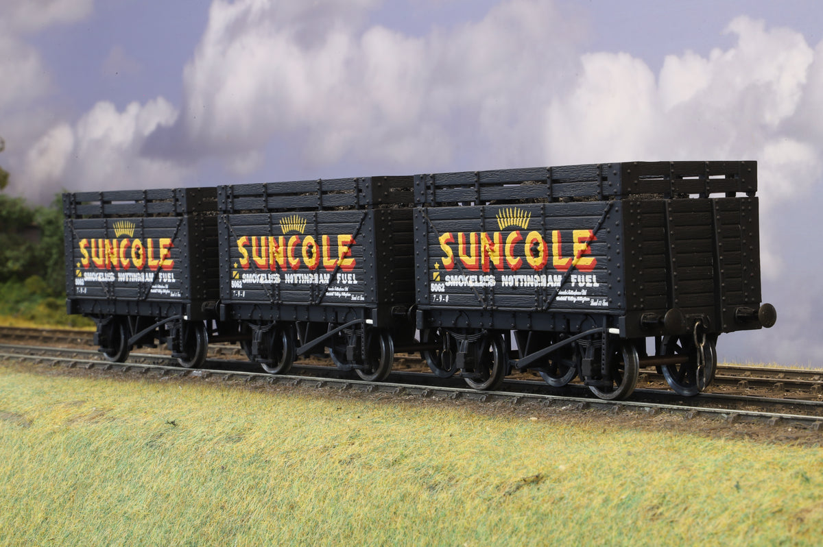 Skytrex Finescale O Gauge Trio of 'Suncole' Private Owner Wagons (Slater's Wheels)