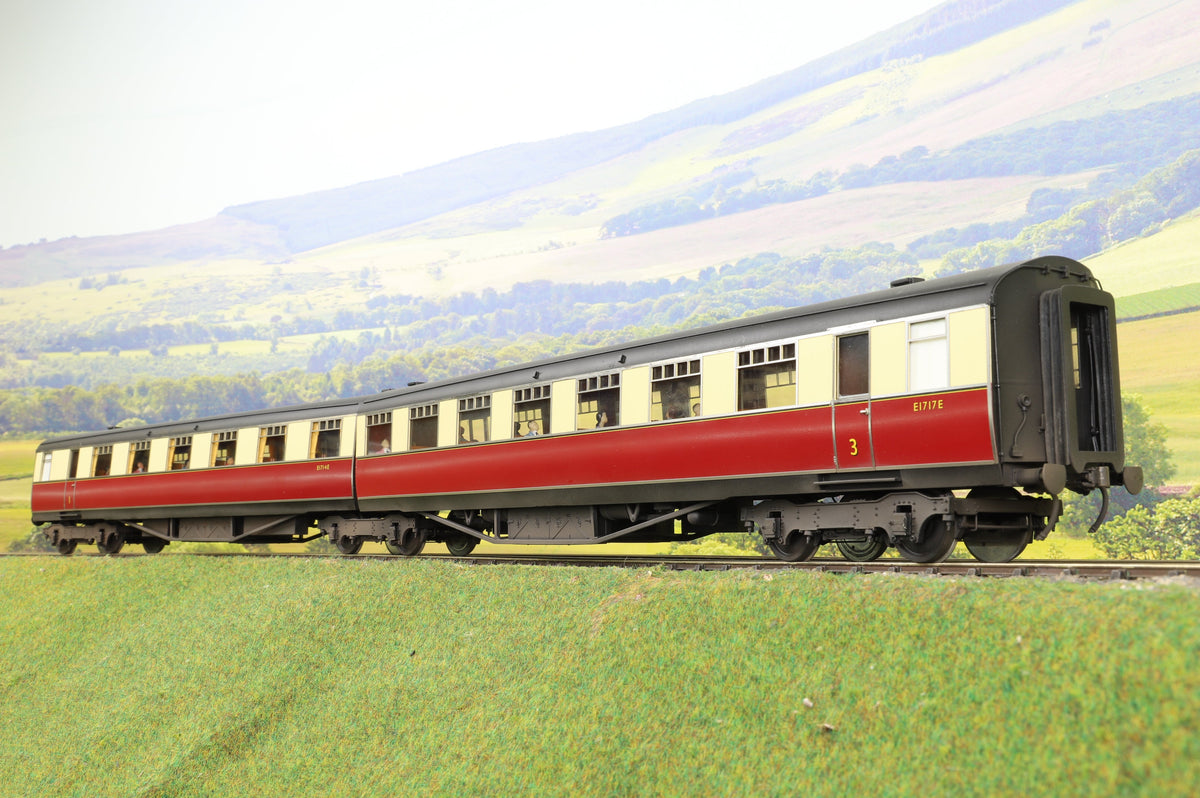 Golden Age Models O Gauge Set of 9 &#39;West Riding Limited&#39; BR Crimson/Cream Articulated Coaches