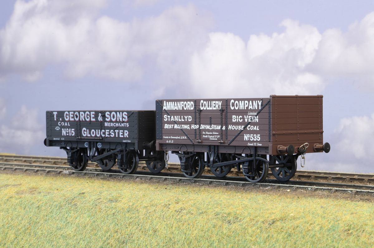 Dapol Finescale O Gauge Pair of Open Wagons