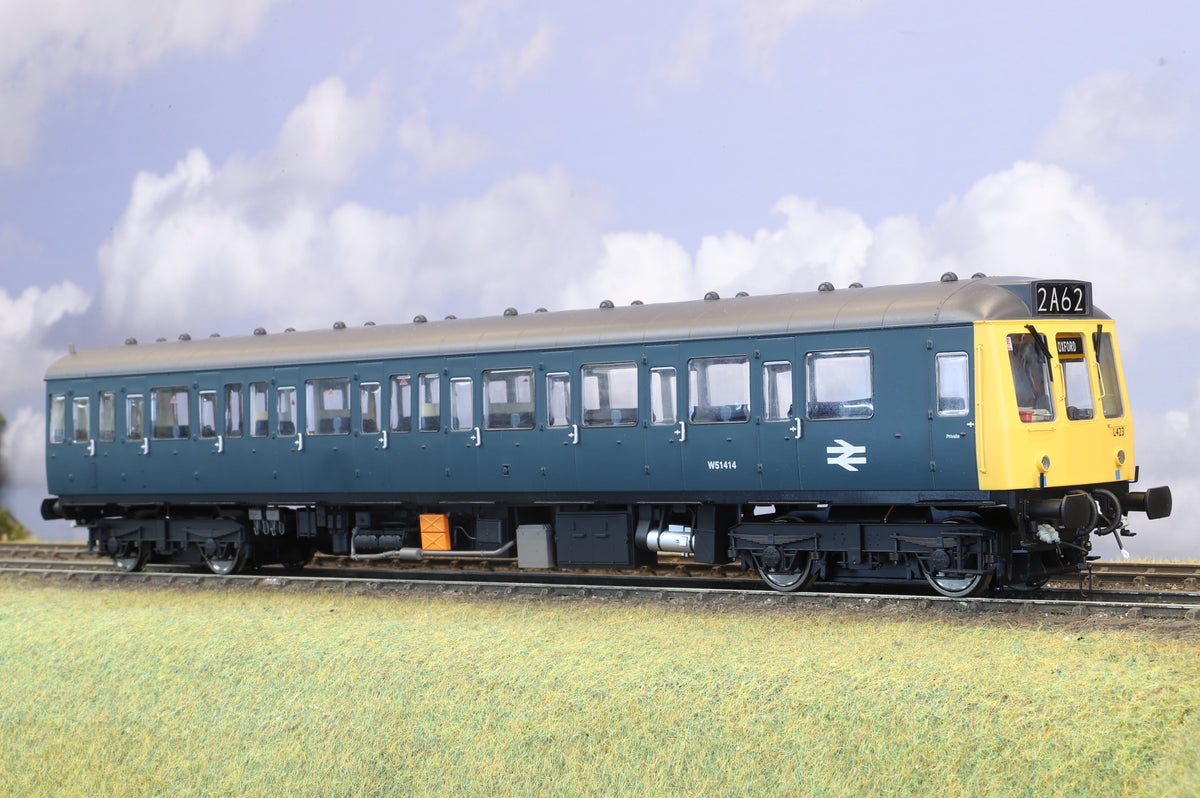 Heljan Finescale O Gauge Three-car Class 117 DMU No.L423 BR Blue