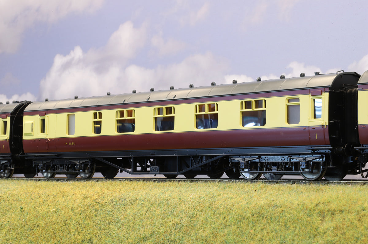 MTH Finescale O Gauge 4-Car ex-LMS Passenger Coach Set BR Crimson &amp; Cream