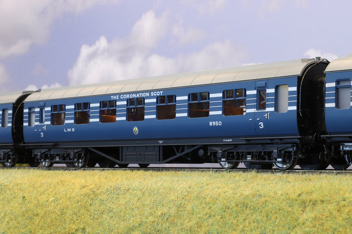 MTH Finescale O Gauge 4-Car LMS &#39;Coronation Scot&#39; Coach Set Streamlined Blue