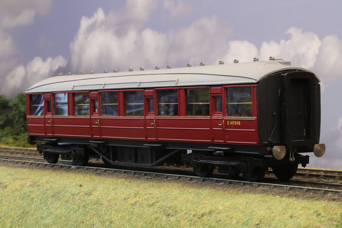 Finescale O Gauge (Kit-Built) Pair of ex-LNER Gresley Teaks, BR Maroon