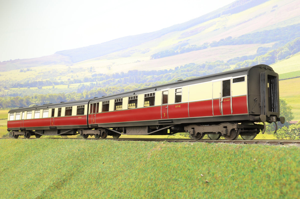 Golden Age Models O Gauge Set of 9 &#39;West Riding Limited&#39; BR Crimson/Cream Articulated Coaches