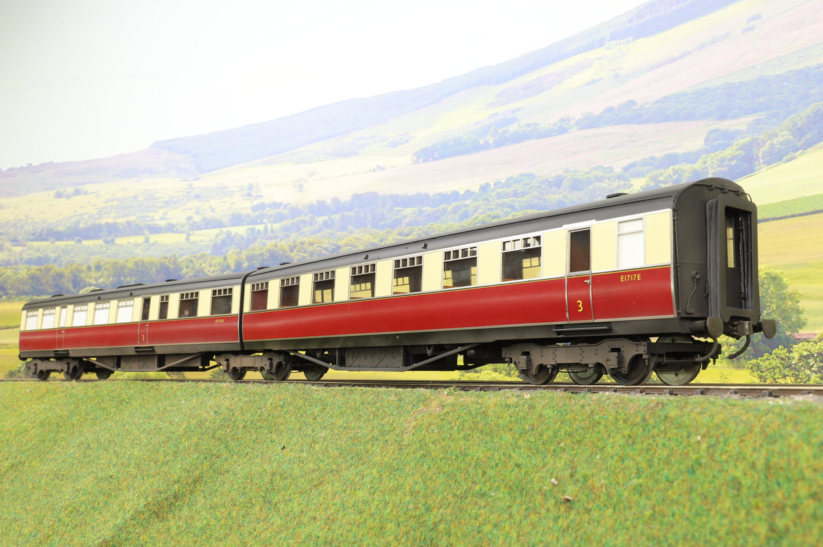 Golden Age Models O Gauge Set of 9 &#39;West Riding Limited&#39; BR Crimson/Cream Articulated Coaches