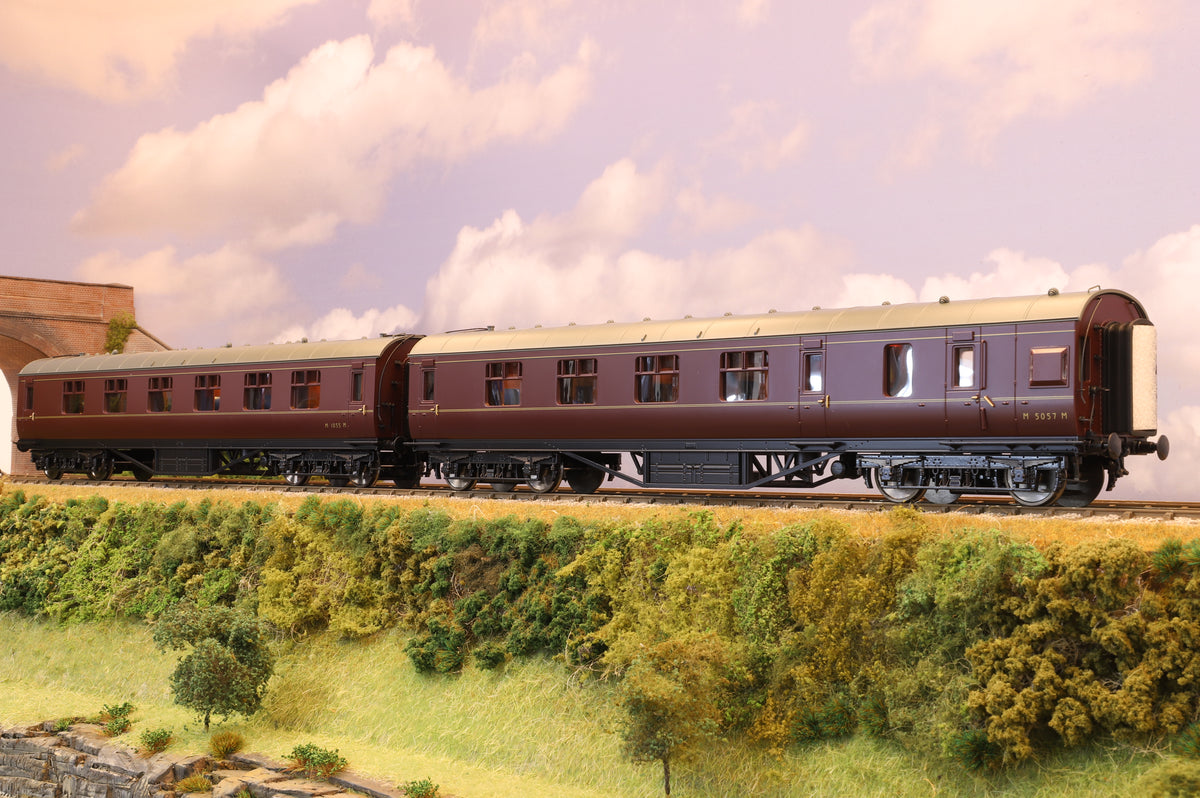 MTH Finescale O Gauge Pair of LMS Stanier coaches in BR maroon, MTH 22-60052A/B