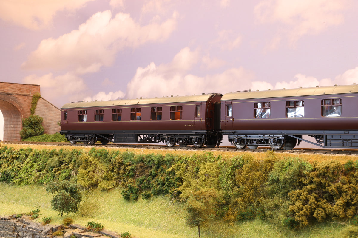 MTH Finescale O Gauge Pair of LMS Stanier coaches in BR maroon, MTH 22-60052A/B