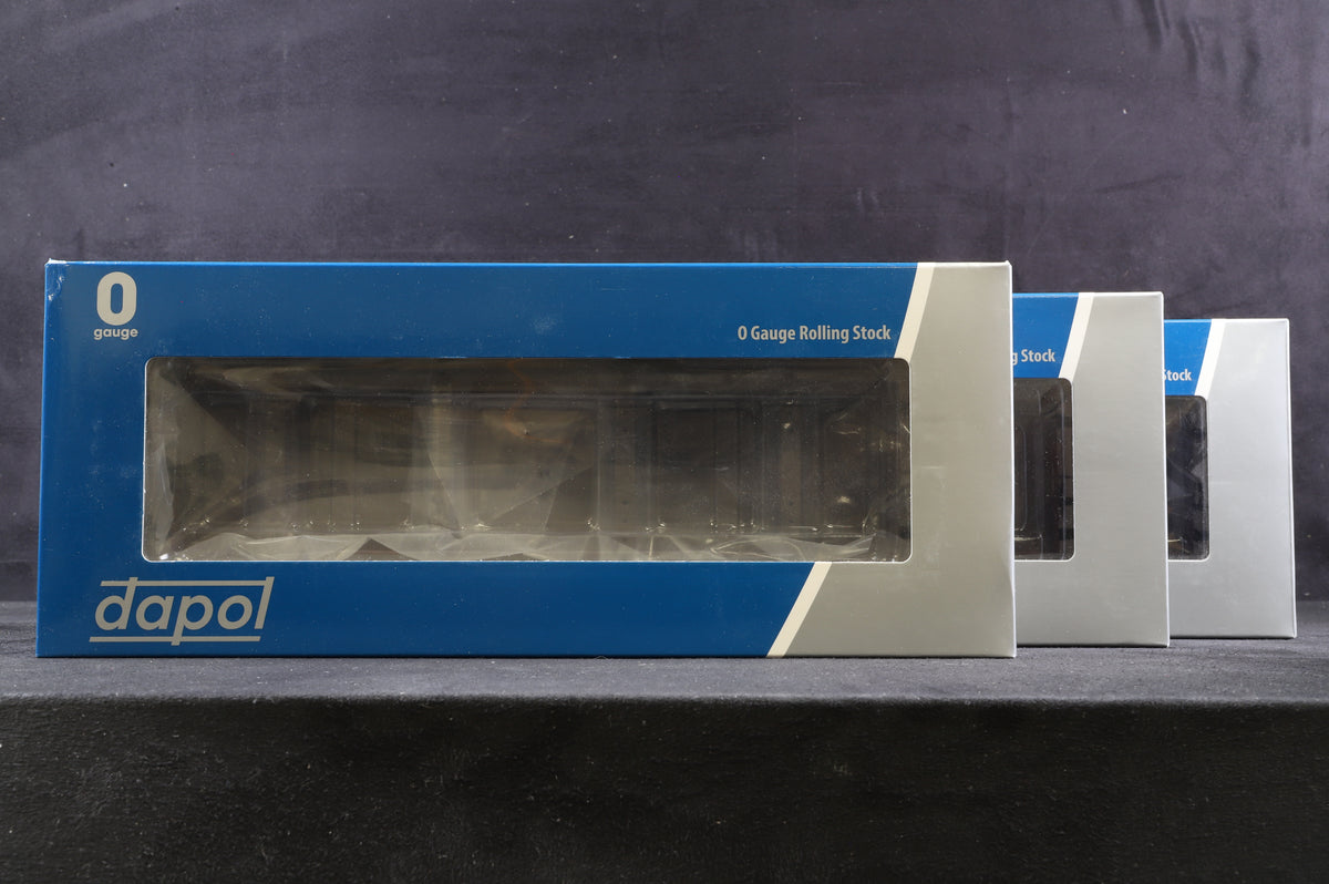 Dapol Finescale O Gauge Rake of 3 Bogie Bolster Wagons in Bauxite