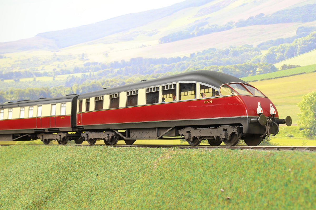 Golden Age Models O Gauge Set of 9 &#39;West Riding Limited&#39; BR Crimson/Cream Articulated Coaches