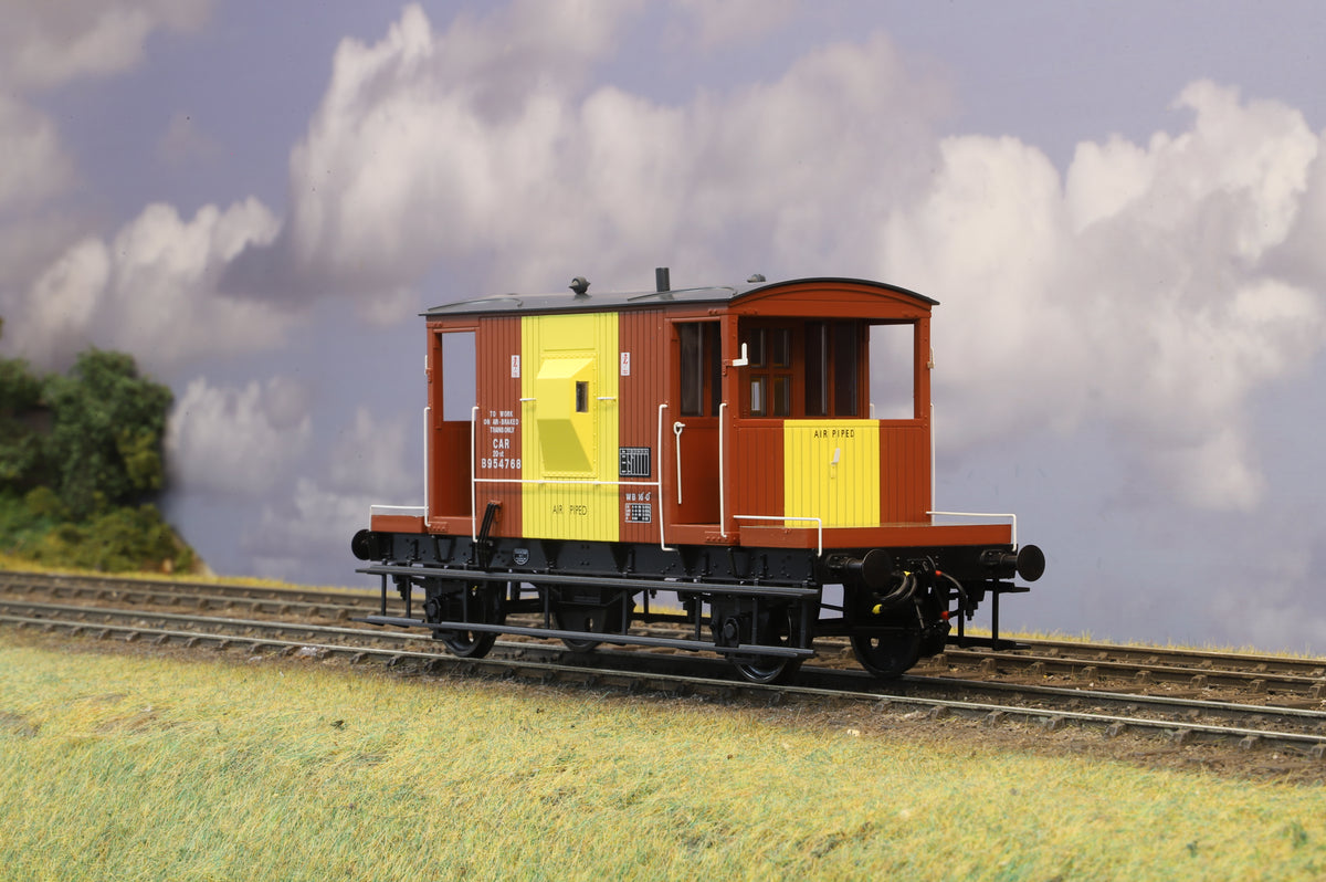 Dapol Finescale O Gauge BR 20T Brake Van No. B954768, BR Bauxite/Yellow (Air Braked)