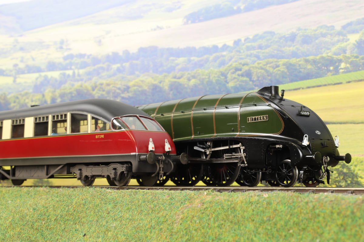 Golden Age Models O Gauge Set of 9 &#39;West Riding Limited&#39; BR Crimson/Cream Articulated Coaches