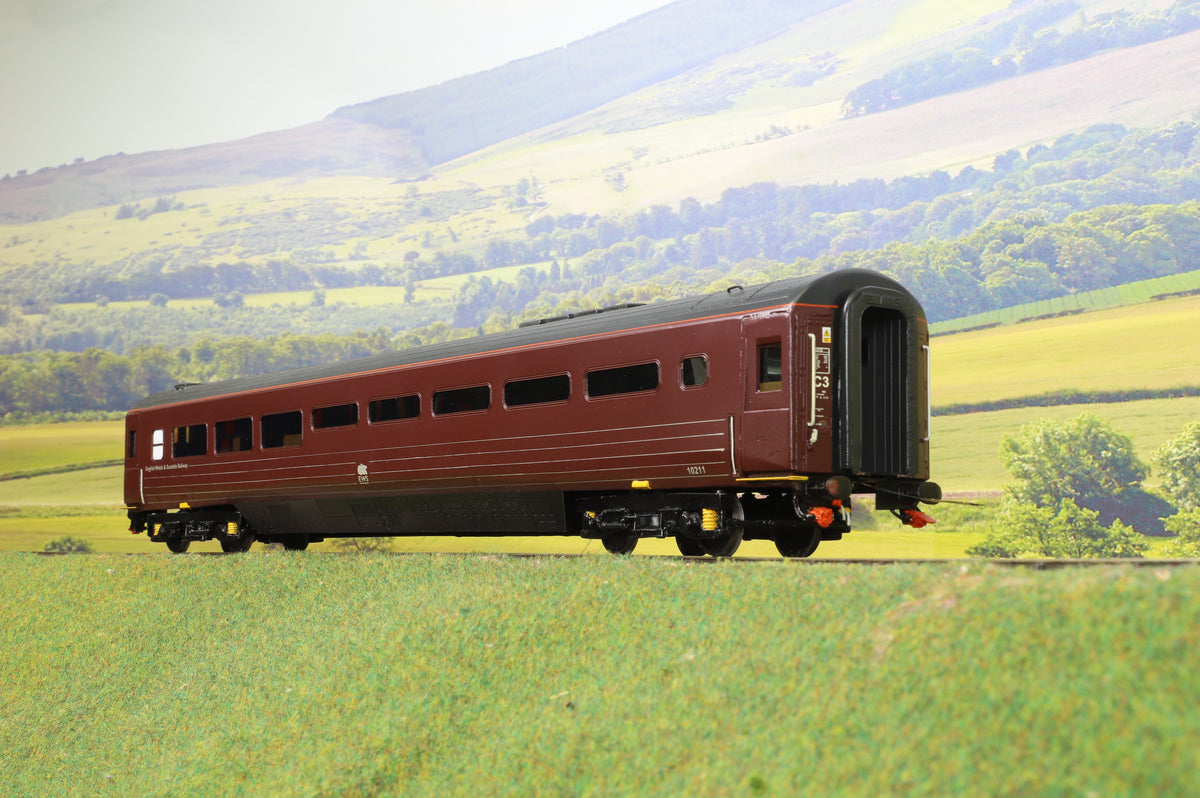 PRMRP Kit Built Finescale O Gauge 3 Coach Rake, EWS Corporate Train