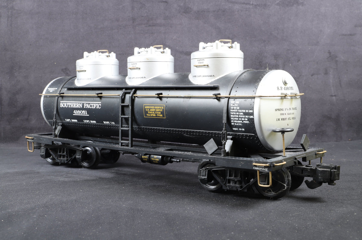 Aristocraft Gauge 1 Rake of 3 Triple-Dome Tank Cars, Inc. 41607 Esso &amp; 2 x 41605 Southern Pacific