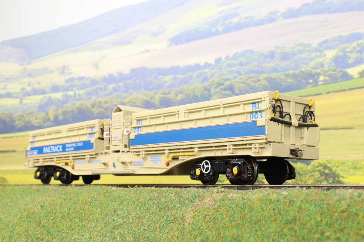 Dave Lowery Kit Built Finescale O Gauge Rake of 5 MRA Ballast Wagons &#39;Railtrack&#39;