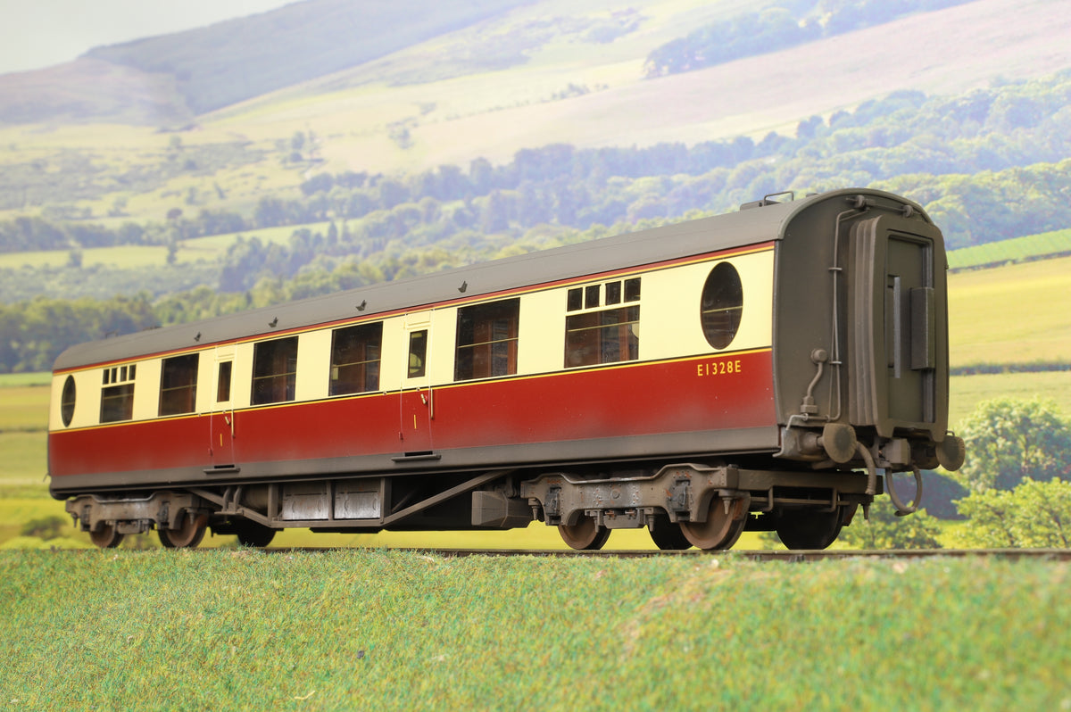 Darstaed Finescale O Gauge Rake of 4 Thompson Coaches, BR Crimson &amp; Cream, Weathered by Neil Armitage