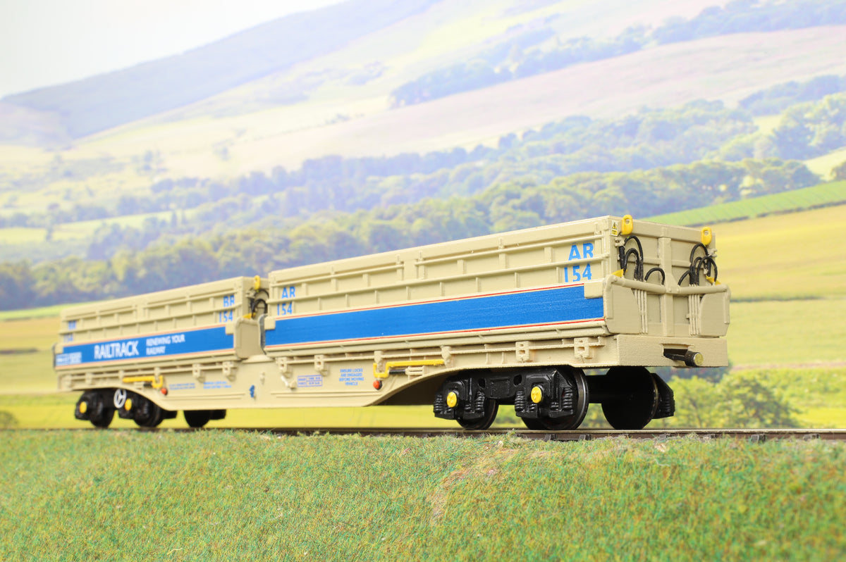 Dave Lowery Kit Built Finescale O Gauge Rake of 5 MRA Ballast Wagons &#39;Railtrack&#39;