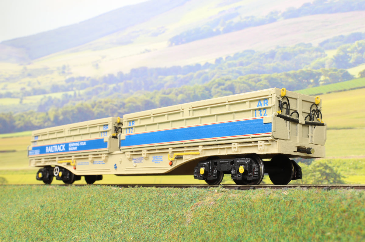 Dave Lowery Kit Built Finescale O Gauge Rake of 5 MRA Ballast Wagons &#39;Railtrack&#39;