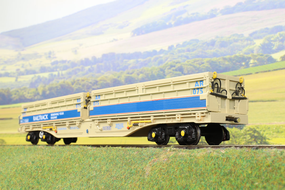Dave Lowery Kit Built Finescale O Gauge Rake of 5 MRA Ballast Wagons &#39;Railtrack&#39;