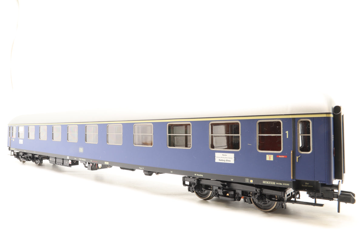 Marklin Gauge 1 (1:32) 58013 DB Express Train Passenger Car (with Lights)