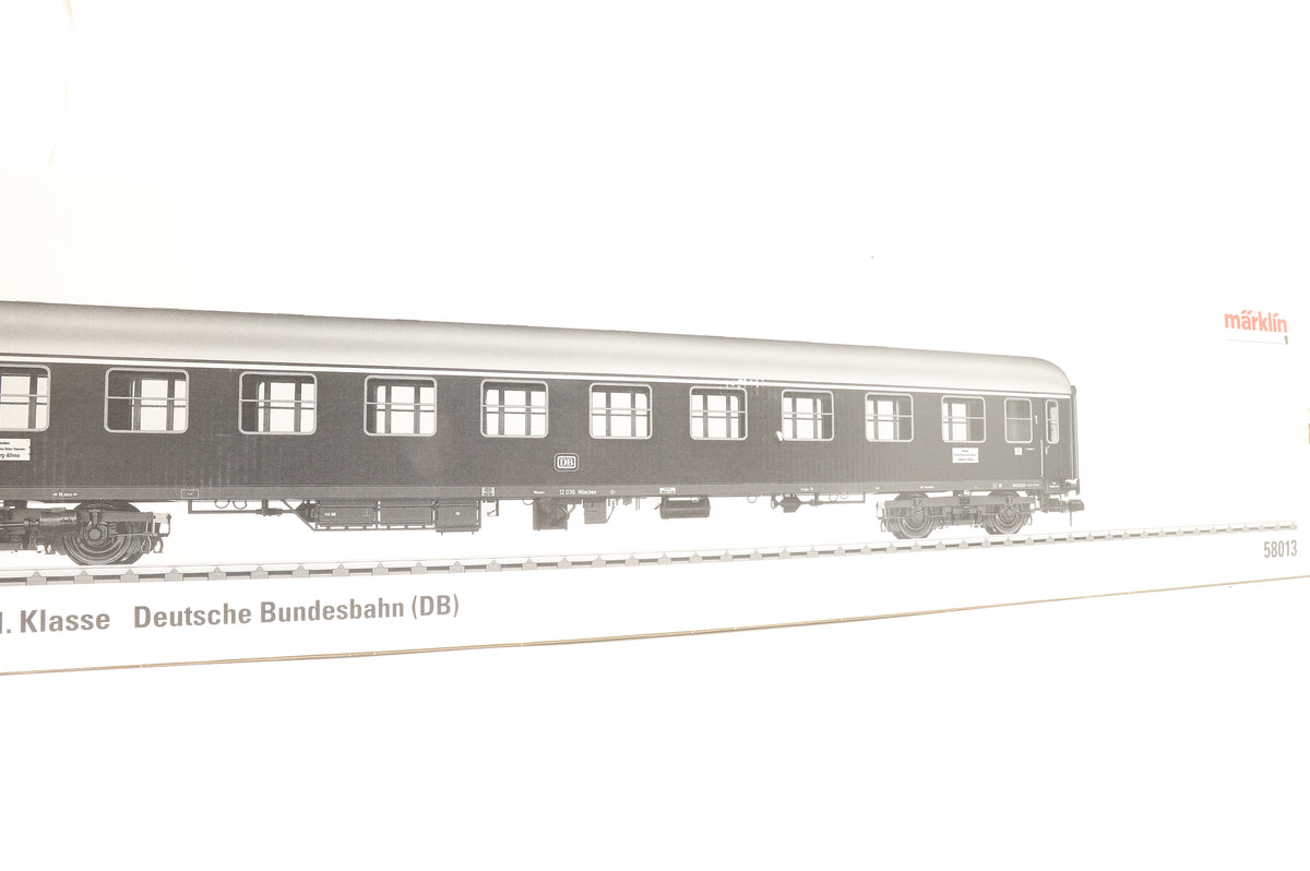 Marklin Gauge 1 (1:32) 58013 DB Express Train Passenger Car (with Lights)
