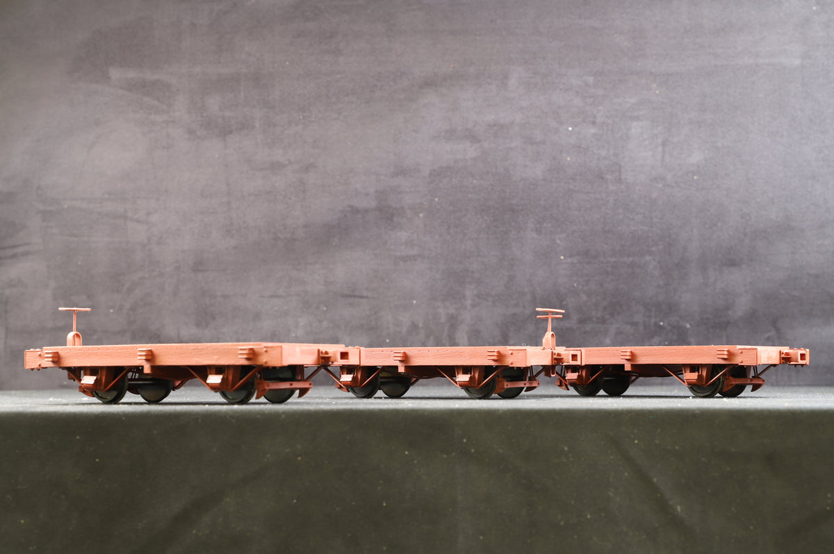 Accucraft G Scale (45mm Gauge) Rake of 8 Planked Flat Wagons