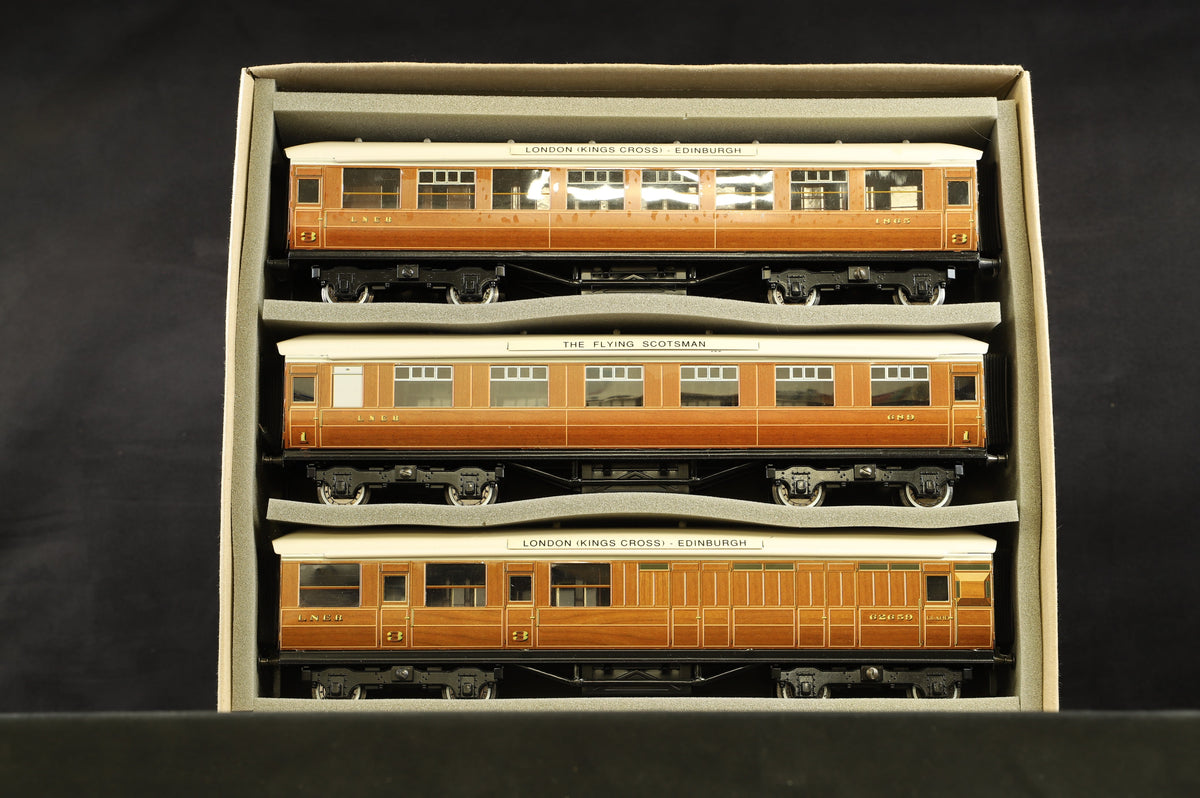 ACE Trains Coarse Scale O Gauge LNER Gresley Teak Coaches, Set of 3