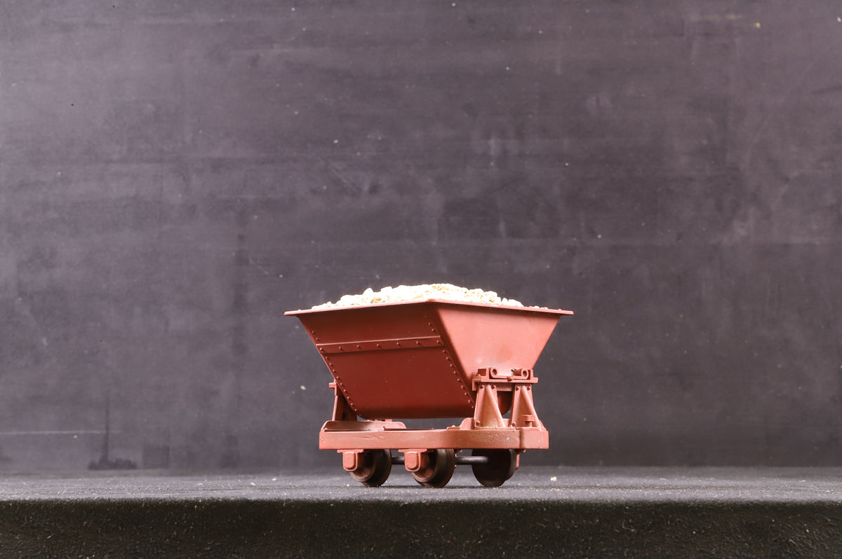Kit Built 16mm Narrow Gauge Rake of 6 Bauxite Tippler Wagons