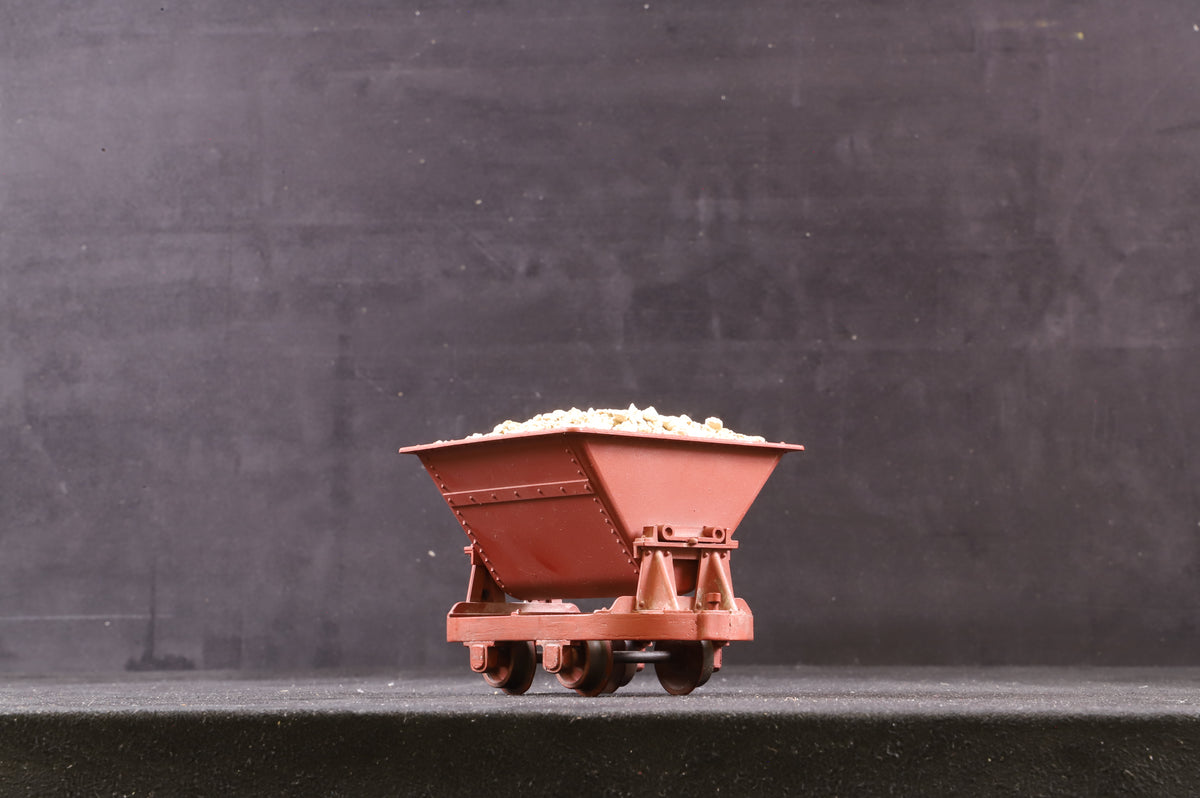 Kit Built 16mm Narrow Gauge Rake of 6 Bauxite Tippler Wagons