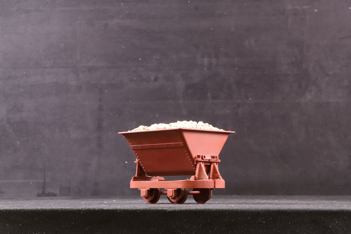Kit Built 16mm Narrow Gauge Rake of 6 Bauxite Tippler Wagons