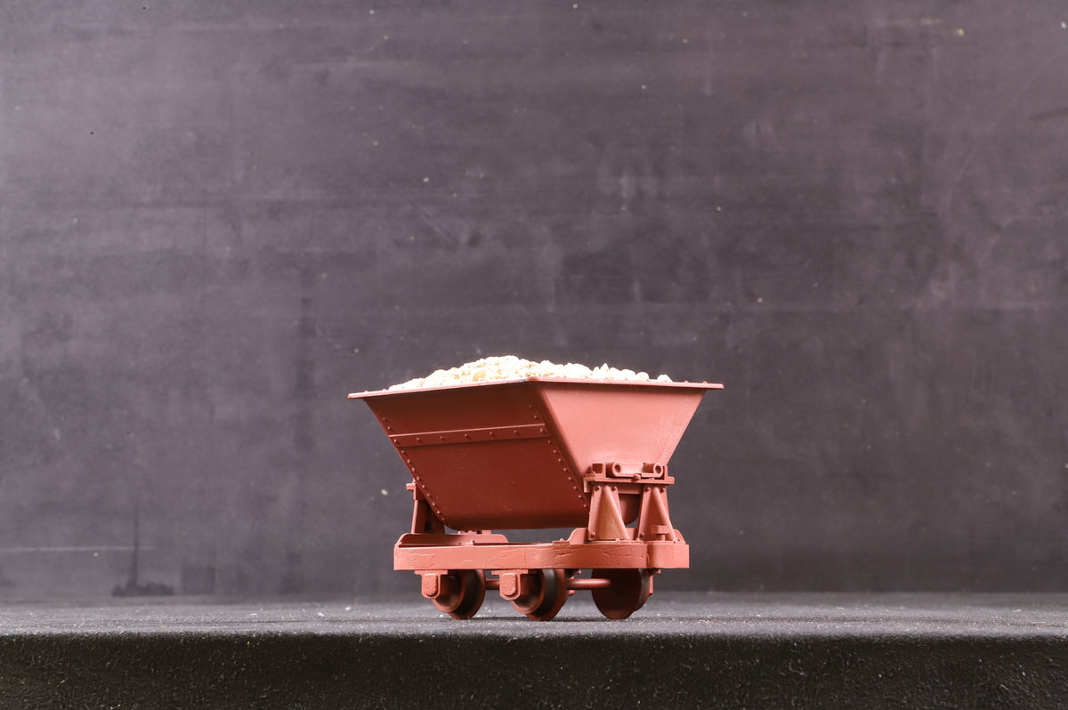 Kit Built 16mm Narrow Gauge Rake of 6 Bauxite Tippler Wagons