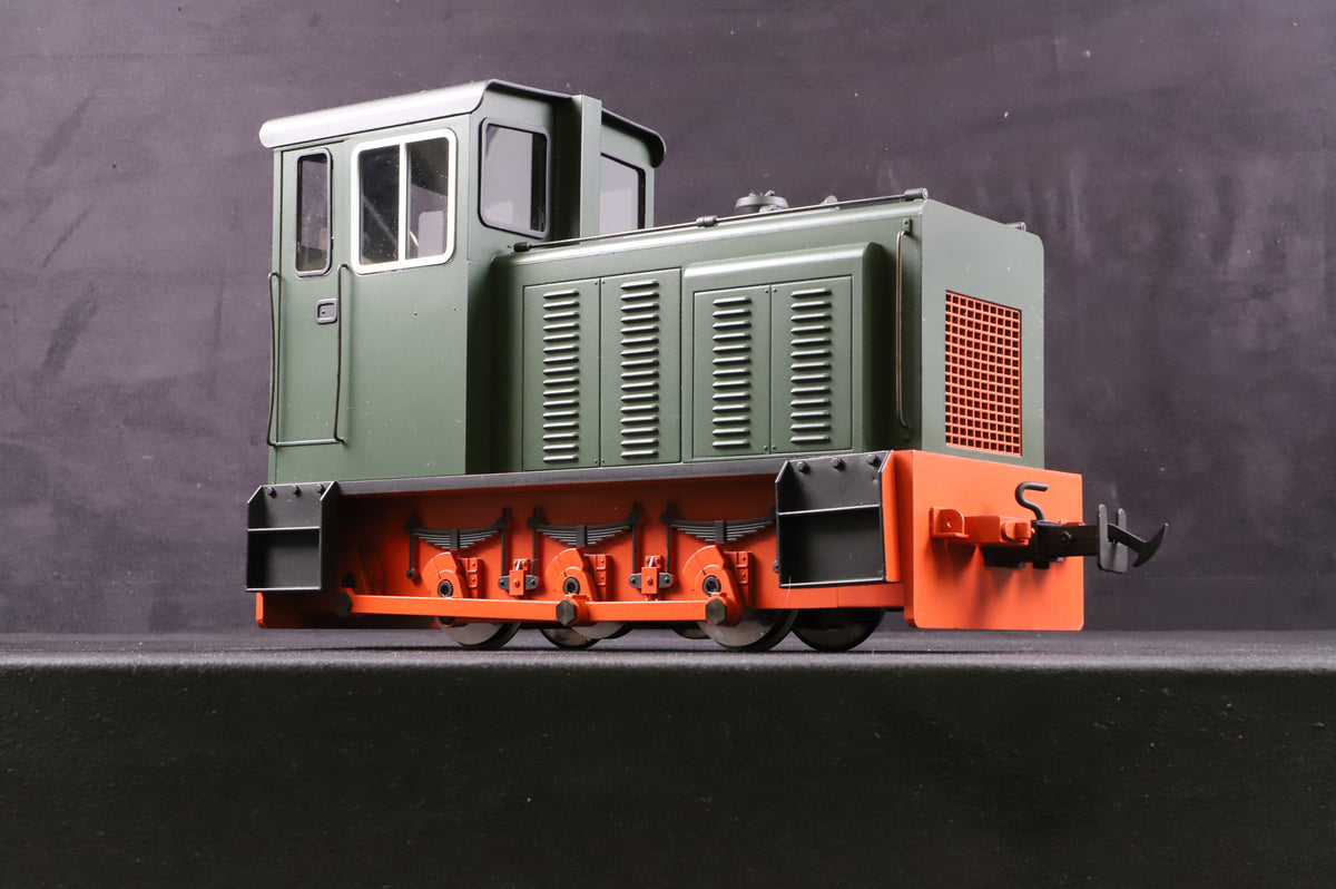 BMS/Accucraft 16mm (45mm Gauge) Baguley Drewery Diesel E19-1A Green Body-Red Frames
