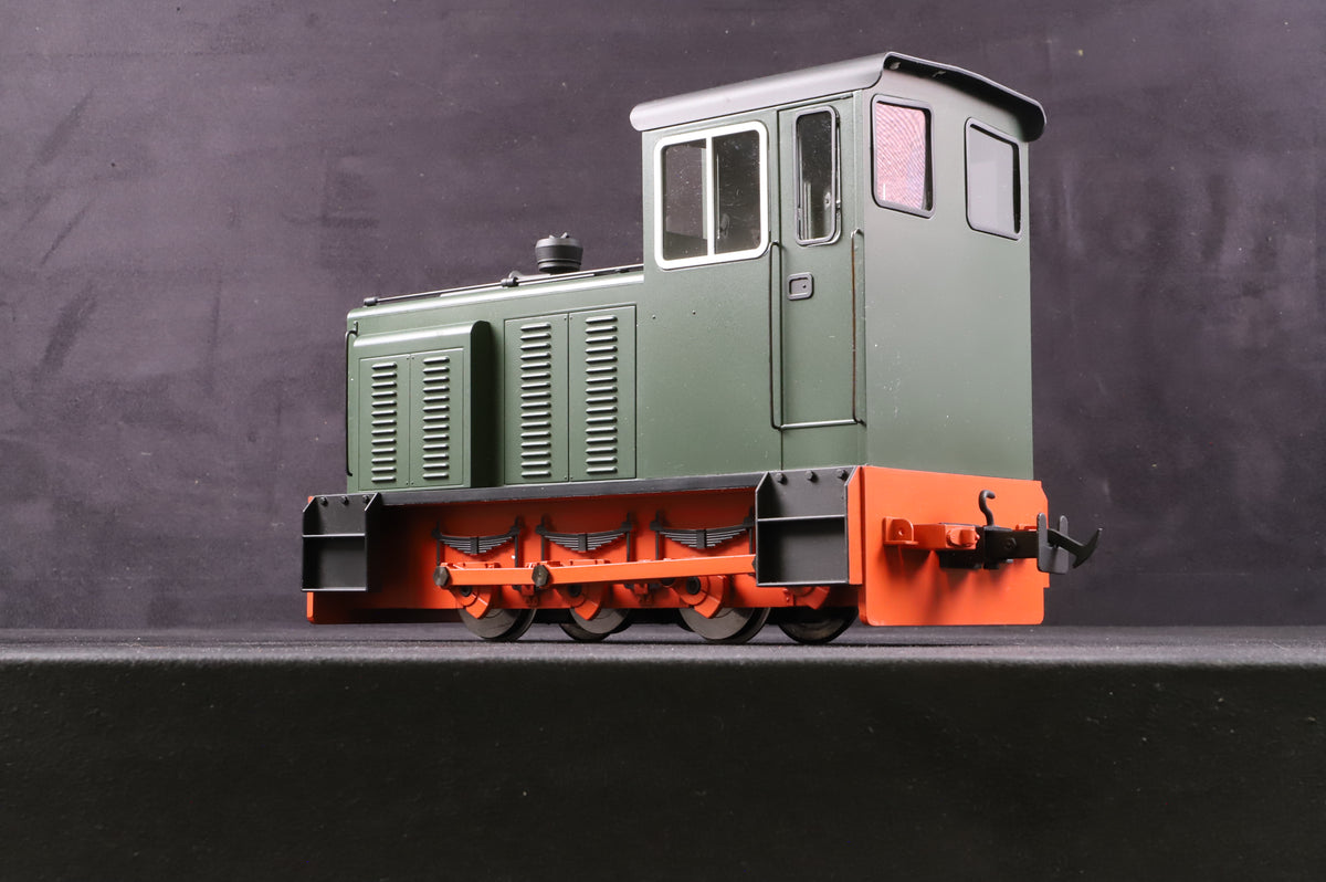 BMS/Accucraft 16mm (45mm Gauge) Baguley Drewery Diesel E19-1A Green Body-Red Frames